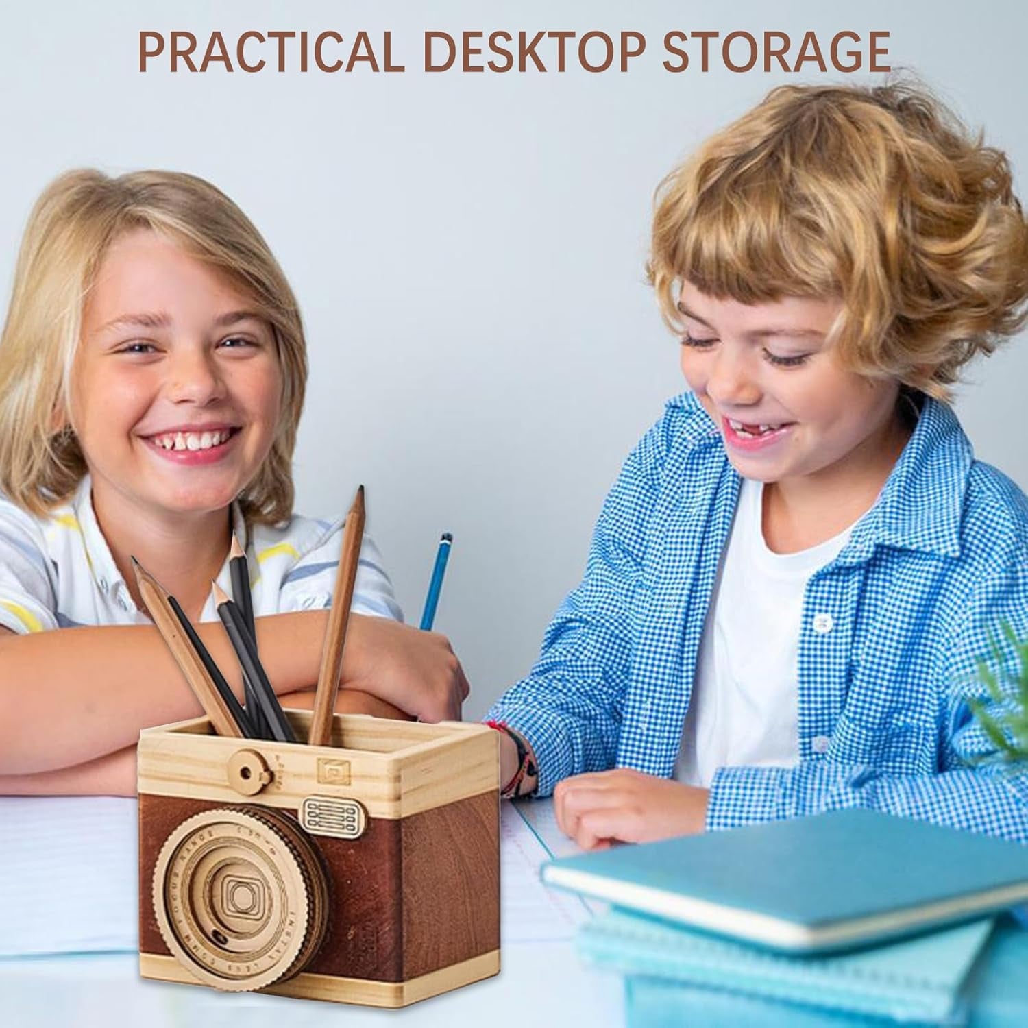 Portalápices Cámara Retro de Madera - Organizador de Escritorio Vintage para Bolígrafos